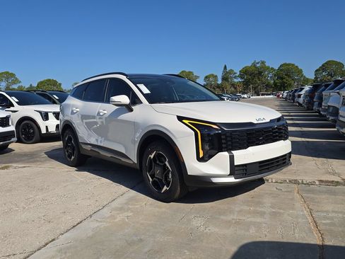 New 2026 Kia Sportage EX w/ EX Panoramic Sunroof Package AWD/4WD image 2