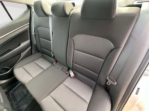 Used 2018 Hyundai Elantra SEL image 32