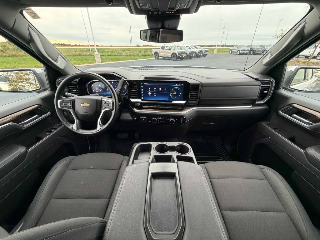 Used 2026 Chevrolet Silverado 1500 LT AWD/4WD image 28