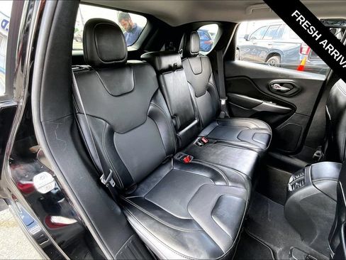 Used 2022 Jeep Cherokee Latitude Lux AWD/4WD image 23