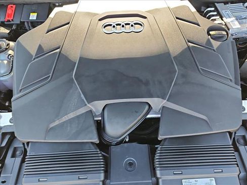 Used 2020 Audi Q8 Prestige w/ Prestige Package image 23