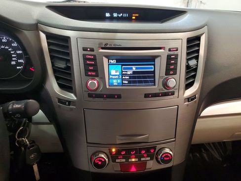 Used 2014 Subaru Outback 2.5i Premium AWD/4WD image 18