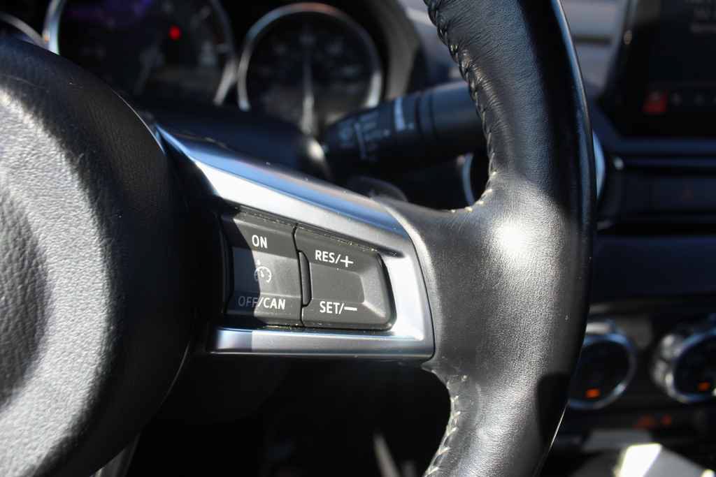 Used 2020 MAZDA MX-5 Miata RF Grand Touring RWD image 18