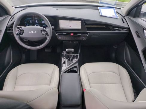 Certified 2025 Kia Niro EX FWD image 28