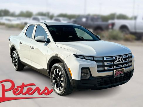 Used 2025 Hyundai Santa Cruz SE image 1
