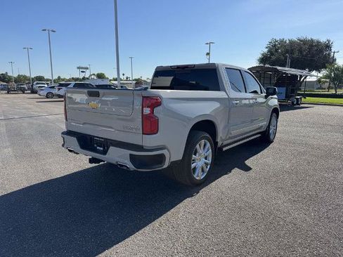 Used 2026 Chevrolet Silverado 1500 High Country w/ High Country Premium Package AWD/4WD image 3
