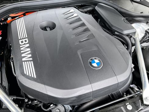 New 2027 BMW 550e xDrive AWD/4WD image 17