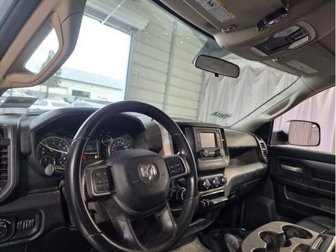 Used 2019 RAM 2500 Tradesman w/ Chrome Appearance Group image 14