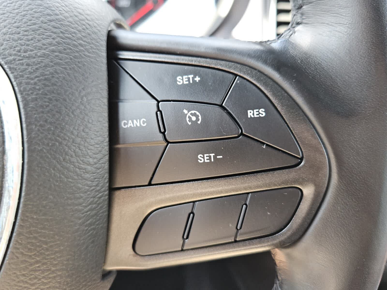 Used 2020 Dodge Charger SXT w/ Driver Convenience Group RWD image 13