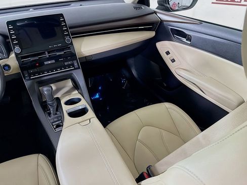 Certified 2020 Toyota Avalon XLE w/ Moonroof Package image 26