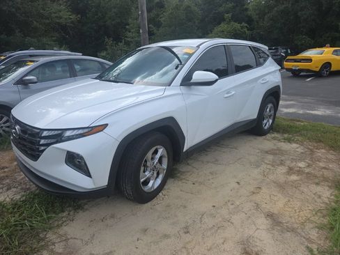 Used 2024 Hyundai Tucson SE FWD image 1