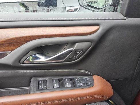 Used 2024 GMC Yukon XL Denali Ultimate image 6