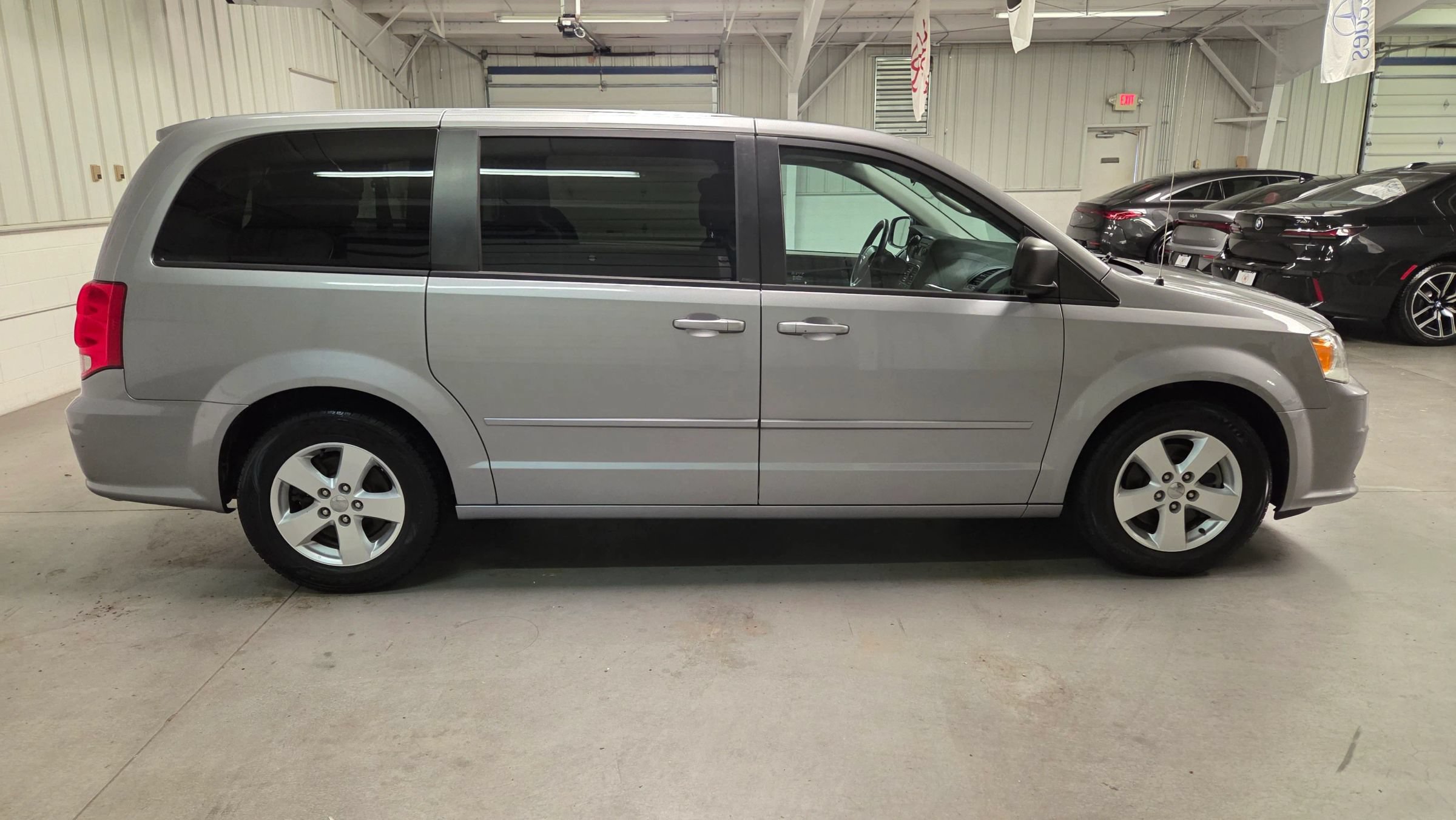 Used 2013 Dodge Grand Caravan SE FWD image 9