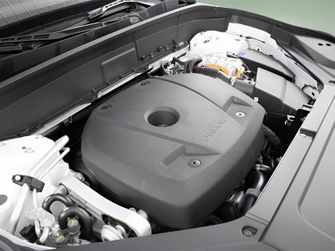 New 2025 Volvo XC90 T8 Ultra w/ Protection Package Premier image 13