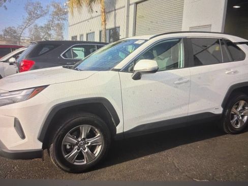 Used 2023 Toyota RAV4 XLE w/ Convenience Package AWD/4WD image 1