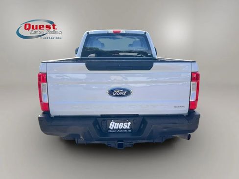 Used 2019 Ford F250 XL w/ Power Equipment Group RWD image 4