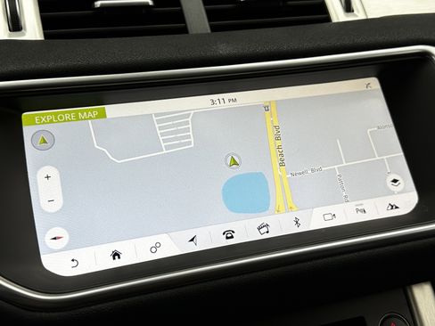 Used 2017 Land Rover Range Rover Evoque SE Premium image 5