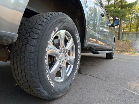 Used 2019 Ford F150 XLT w/ Equipment Group 302A Luxury AWD/4WD image 7