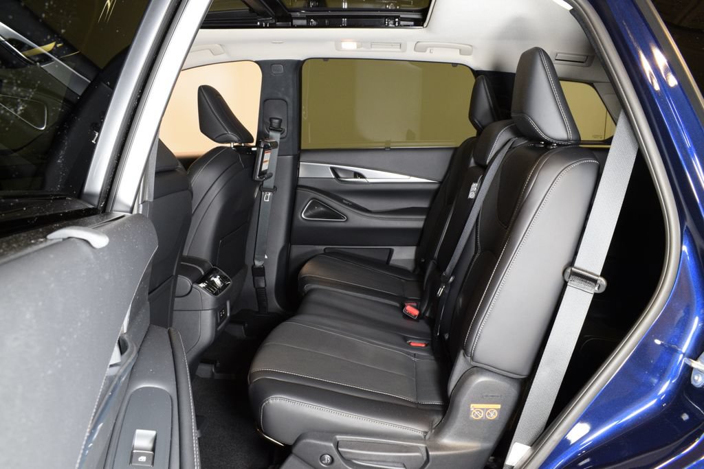 Certified 2026 INFINITI QX60 Luxe w/ Family Package AWD/4WD image 29