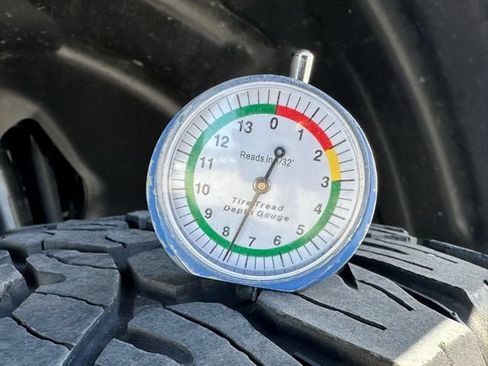 Used 2025 Jeep Wrangler Unlimited Rubicon AWD/4WD image 31
