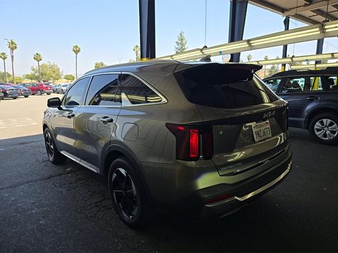Used 2025 Kia Sorento EX AWD/4WD image 9