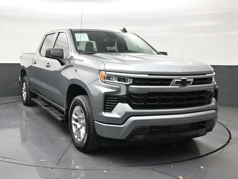 Used 2023 Chevrolet Silverado 1500 RST RWD image 7