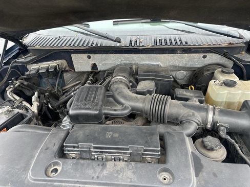 Used 2009 Ford Expedition XLT image 16