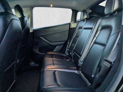 Used 2025 Tesla Model Y Performance image 20