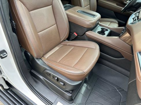 Used 2021 Chevrolet Suburban High Country image 37