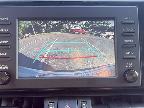 Used 2019 Toyota RAV4 XLE Premium FWD image 17