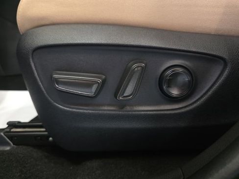 Used 2025 Toyota RAV4 XLE AWD/4WD image 13