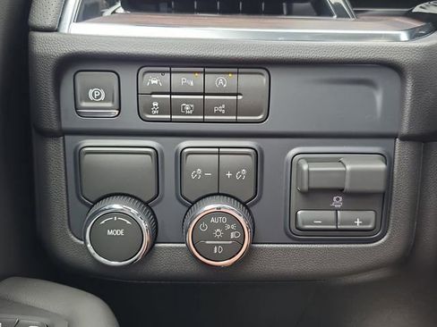 New 2026 Chevrolet Suburban Premier w/ Sun And Tow Package image 24