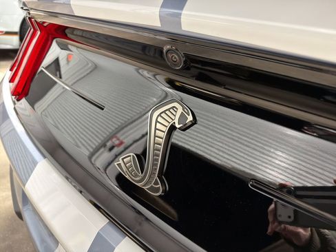 Used 2022 Ford Mustang Shelby GT500 w/ Technology Package image 9