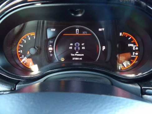 Used 2024 Dodge Durango SXT RWD image 17