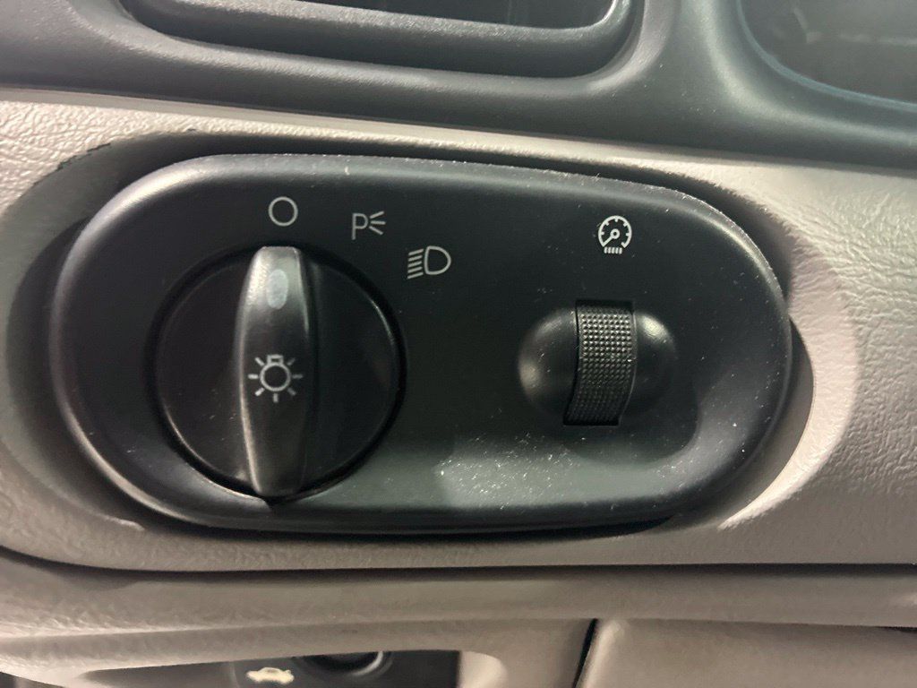 Used 2002 Ford Taurus SE FWD image 27