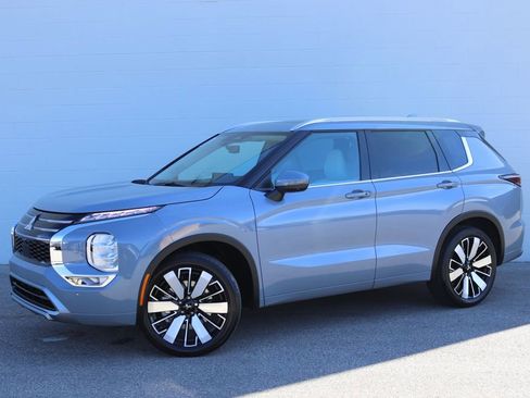 Used 2025 Mitsubishi Outlander SEL image 50