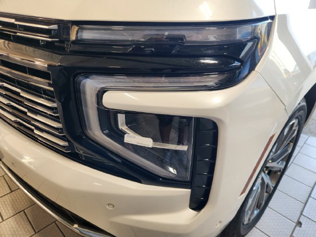 Used 2025 Chevrolet Tahoe High Country AWD/4WD image 7