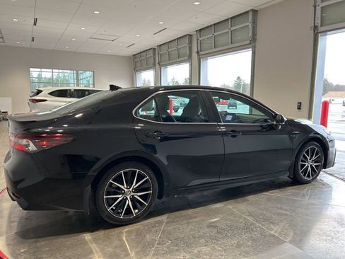Used 2023 Toyota Camry SE image 8