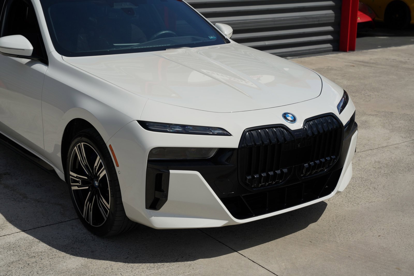 Used 2023 BMW i7 xDrive60 AWD/4WD image 10