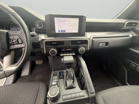 Used 2025 Toyota 4Runner SR5 AWD/4WD image 11