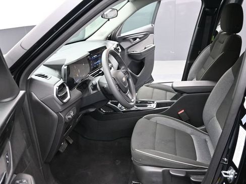 Used 2025 Chevrolet TrailBlazer LT AWD/4WD image 26