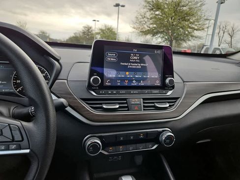 Used 2024 Nissan Altima 2.5 SV image 33