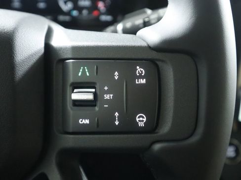 New 2026 Land Rover Defender 110 X-Dynamic SE image 13