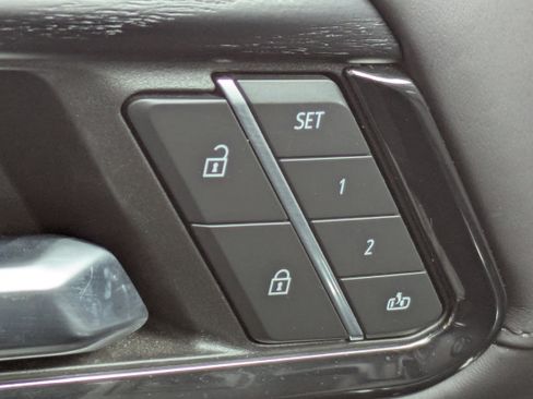 Used 2024 GMC Sierra 1500 AT4X image 23