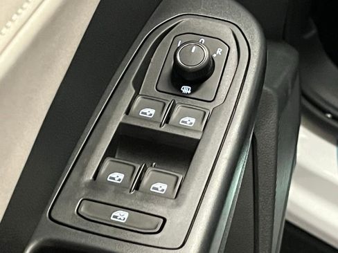 New 2026 Volkswagen Taos SE AWD/4WD image 19