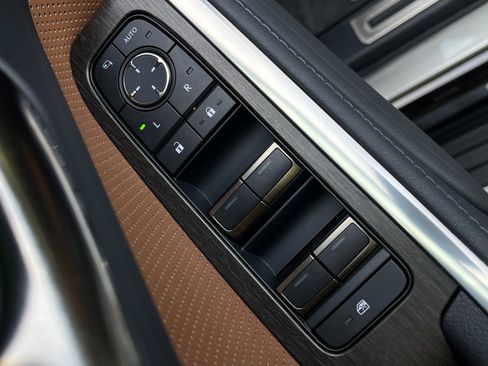 Used 2025 Lexus GX 550 Premium+ w/ Accessory Package (2T) image 46