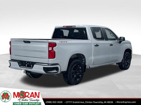 Used 2020 Chevrolet Silverado 1500 Custom w/ Custom Value Package image 6