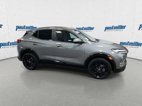 Used 2024 Buick Encore GX Sport Touring AWD/4WD image 3