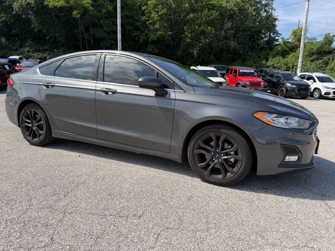 Used 2020 Ford Fusion SE w/ Equipment Group 151A FWD image 19