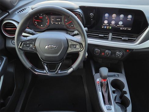 Used 2025 Chevrolet Trax RS w/ Driver Confidence Package image 26